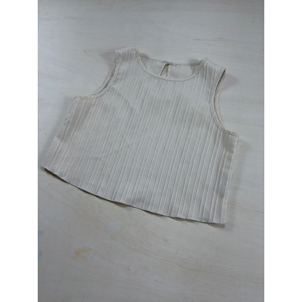 Unbranded Cream Pleated Sleeveless Crop Top Round Neck‎ Keyhole Back Size S